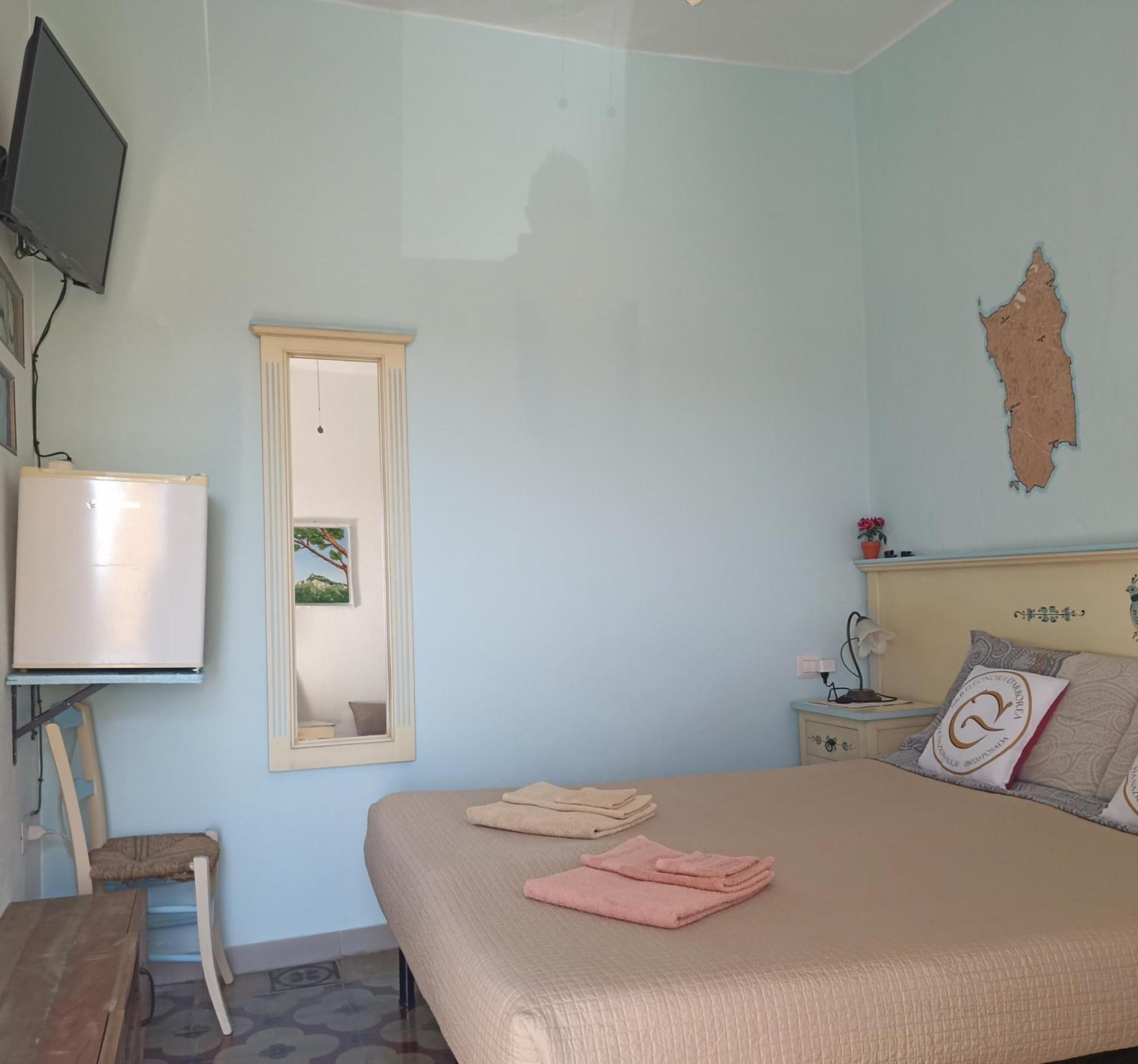 B&B Eleonora D'Arborea, Centro Storico Posada  Εξωτερικό φωτογραφία