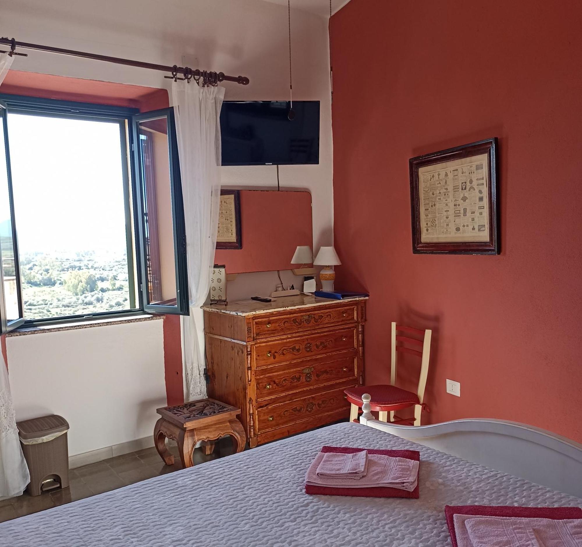B&B Eleonora D'Arborea, Centro Storico Posada  Εξωτερικό φωτογραφία