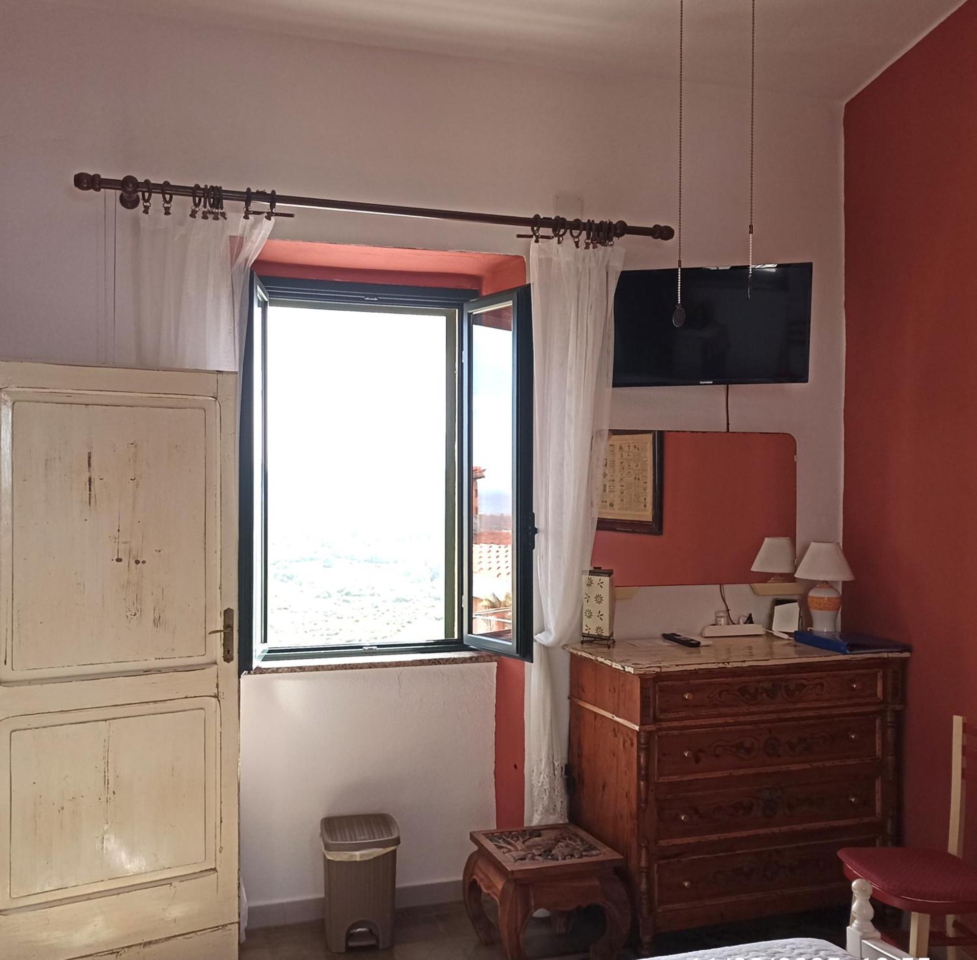 B&B Eleonora D'Arborea, Centro Storico Posada  Εξωτερικό φωτογραφία
