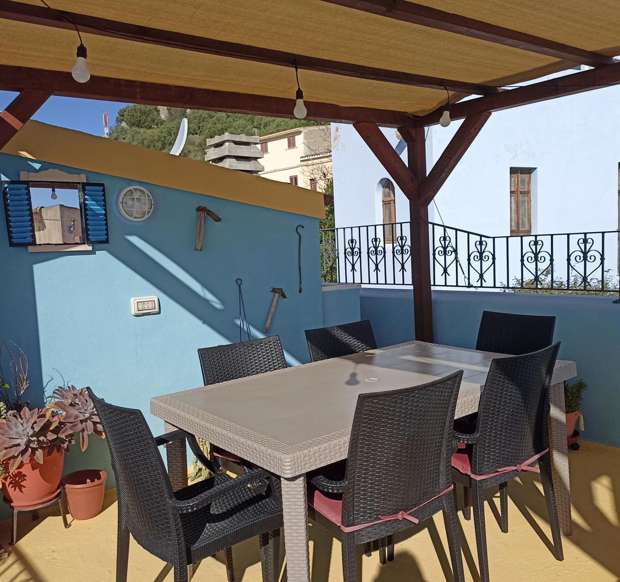 B&B Eleonora D'Arborea, Centro Storico Posada  Εξωτερικό φωτογραφία