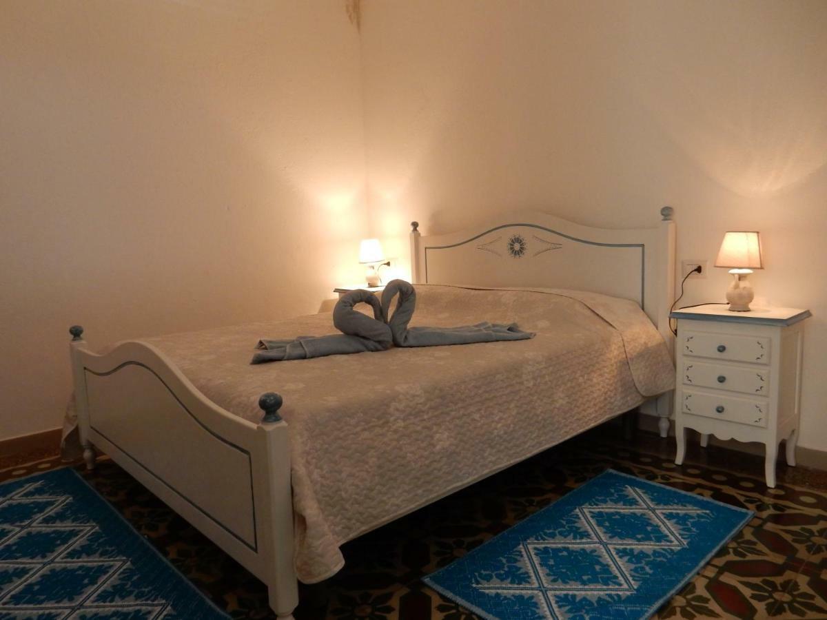 B&B Eleonora D'Arborea, Centro Storico Posada  Εξωτερικό φωτογραφία