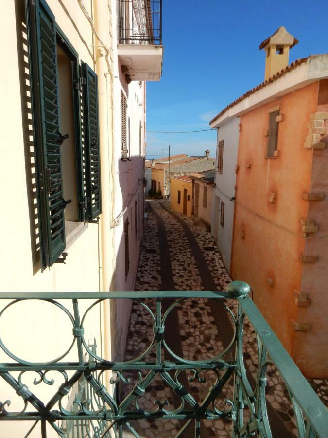 B&B Eleonora D'Arborea, Centro Storico Posada  Εξωτερικό φωτογραφία