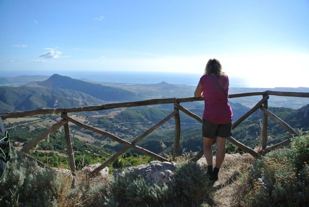 B&B Eleonora D'Arborea, Centro Storico Posada  Εξωτερικό φωτογραφία